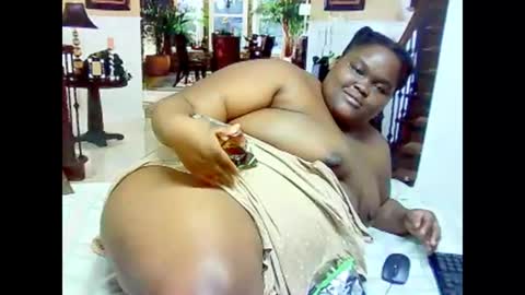 Snapshot of ebonyhotbuns4u2luv chatting on 02-12-25, 07:13 ebonyhotbuns4u2luv online show from 02-12-25, 07:13