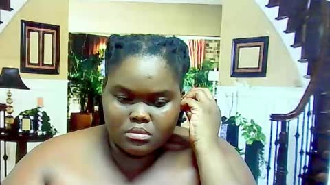 Snapshot of ebonyhotbuns4u2luv chatting on 02-12-25, 10:04 ebonyhotbuns4u2luv online show from 02-12-25, 10:04