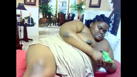 Snapshot of ebonyhotbuns4u2luv chatting on 03-06-25, 11:09 ebonyhotbuns4u2luv online show from 03-06-25, 11:09