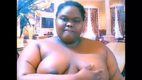 Snapshot of ebonyhotbuns4u2luv chatting on 09-17-25, 10:00 ebonyhotbuns4u2luv online show from 09-17-25, 10:00