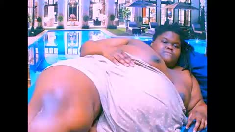 Snapshot of ebonyhotbuns4u2luv chatting on 09-30-25, 09:42 ebonyhotbuns4u2luv online show from 09-30-25, 09:42