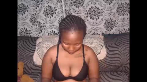 Snapshot of ebonymilf1 chatting on 12-08-24, 01:35 Tee online show from 12-08-24, 01:35