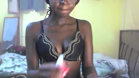 Snapshot of ebonymuse2 chatting on 02-21-26, 11:22 Ebonymuse2 online show from 02-21-26, 11:22