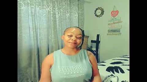 Snapshot of ebonyshy123x chatting on 06-11-26, 06:44 ebonyshy123 online show from 06-11-26, 06:44