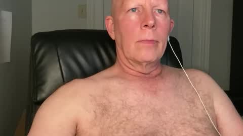 Snapshot of eddygl1968 chatting on 12-20-24, 03:36 Eddy online show from 12-20-24, 03:36