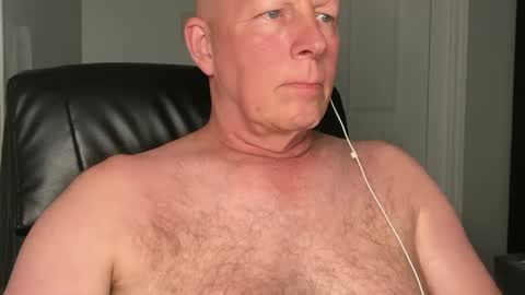 Snapshot of eddygl1968 chatting on 01-27-25, 02:10 Eddy online show from 01-27-25, 02:10