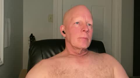 Snapshot of eddygl1968 chatting on 02-15-25, 04:58 Eddy online show from 02-15-25, 04:58