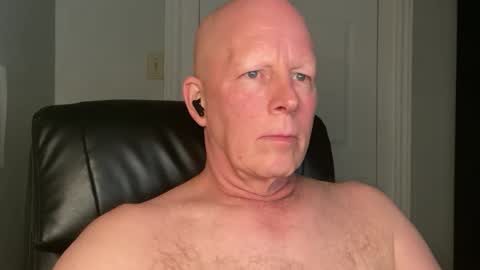 Snapshot of eddygl1968 chatting on 02-17-25, 03:36 Eddy online show from 02-17-25, 03:36