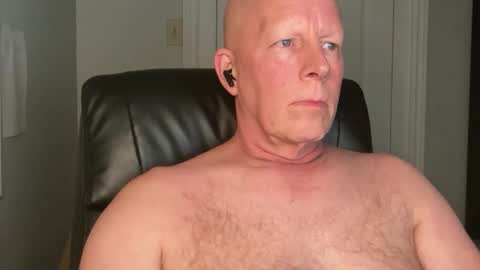 Snapshot of eddygl1968 chatting on 02-20-25, 03:01 Eddy online show from 02-20-25, 03:01