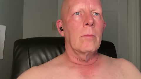 Snapshot of eddygl1968 chatting on 09-15-25, 02:11 Eddy online show from 09-15-25, 02:11