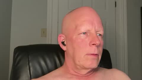 Snapshot of eddygl1968 chatting on 09-17-25, 02:46 Eddy online show from 09-17-25, 02:46