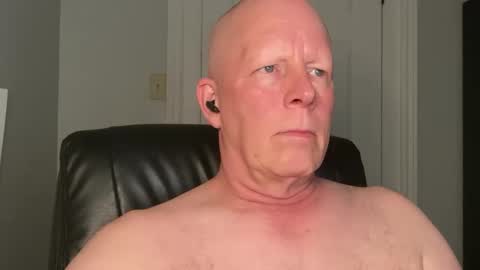 Snapshot of eddygl1968 chatting on 10-14-25, 02:23 Eddy online show from 10-14-25, 02:23