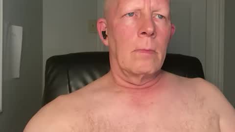 Snapshot of eddygl1968 chatting on 10-29-25, 02:36 Eddy online show from 10-29-25, 02:36