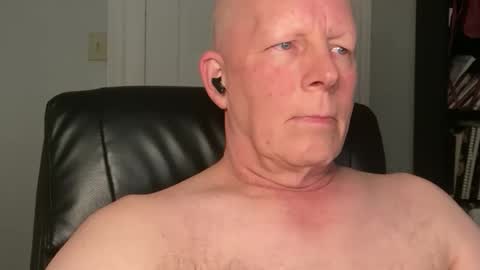 Snapshot of eddygl1968 chatting on 11-10-25, 03:49 Eddy online show from 11-10-25, 03:49