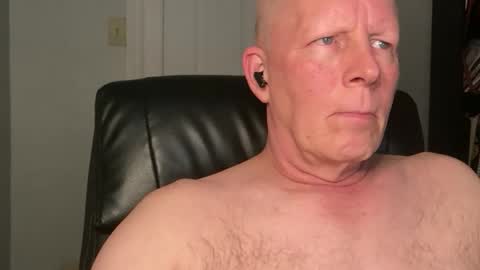 Snapshot of eddygl1968 chatting on 11-14-25, 05:39 Eddy online show from 11-14-25, 05:39