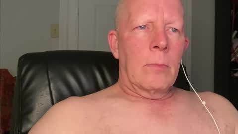 Snapshot of eddygl1968 chatting on 11-25-25, 03:28 Eddy online show from 11-25-25, 03:28