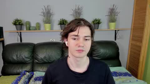 Edgar online show from 12-23-25, 01:47