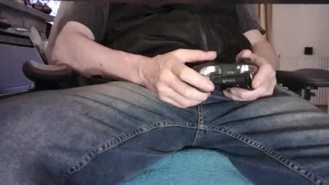 Snapshot of edged_biker chatting on 12-17-25, 03:07 edged biker online show from 12-17-25, 03:07