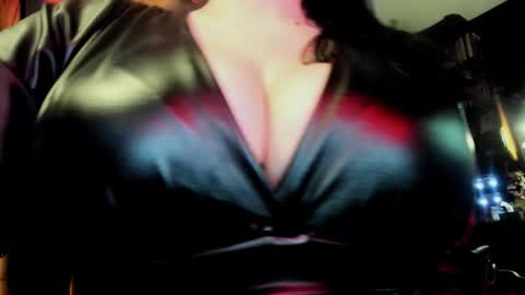 Snapshot of edgequeen69 chatting on 11-17-25, 10:04 EdgeQueen69 online show from 11-17-25, 10:04