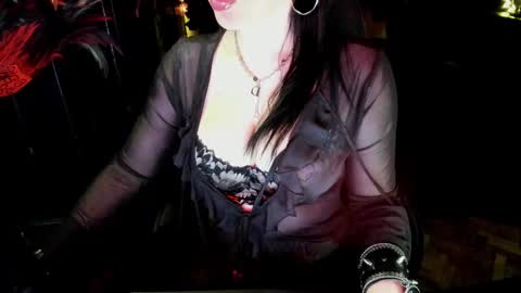 Snapshot of edgequeen69 chatting on 12-01-25, 12:48 EdgeQueen69 online show from 12-01-25, 12:48