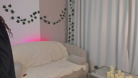 Snapshot of edithgalpin chatting on 01-17-25, 03:23 Lisa online show from 01-17-25, 03:23