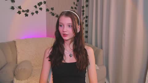 Snapshot of edithgalpin chatting on 02-01-25, 04:03 Lisa online show from 02-01-25, 04:03