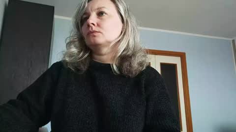 Snapshot of edithmanning chatting on 04-27-26, 08:12 edithmanning online show from 04-27-26, 08:12