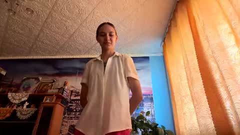 Snapshot of edithpeters chatting on 07-23-26, 05:16 Annie online show from 07-23-26, 05:16