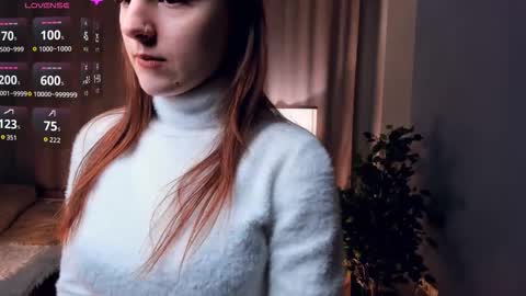 Snapshot of edlacarleton chatting on 10-12-25, 11:09 Nikki online show from 10-12-25, 11:09