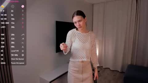 Snapshot of edlacarleton chatting on 11-17-25, 01:22 Nikki online show from 11-17-25, 01:22