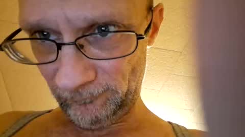 Snapshot of edmundton chatting on 02-21-25, 11:33 Eddy online show from 02-21-25, 11:33