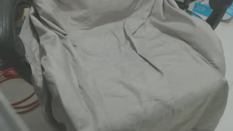 Snapshot of ednacrazy_2 chatting on 12-10-24, 01:00 ednacrazy_2 online show from 12-10-24, 01:00