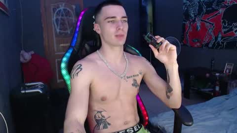 Eduar online show from 12-30-24, 06:05