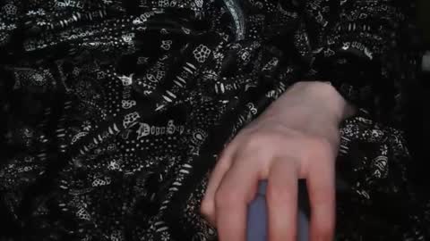 edwardaims_2please online show from 12-04-25, 03:38