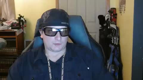 edwardaims_2please online show from 12-17-25, 03:12