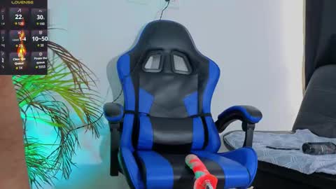 Snapshot of edwardross_ chatting on 12-14-25, 08:57 Edward Ross online show from 12-14-25, 08:57