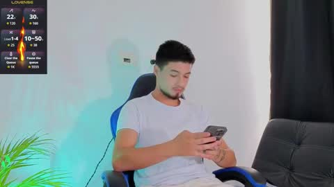 Snapshot of edwardross_ chatting on 01-06-26, 07:06 Edward Ross online show from 01-06-26, 07:06