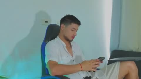 Snapshot of edwardross_ chatting on 02-07-26, 08:56 Edward Ross online show from 02-07-26, 08:56