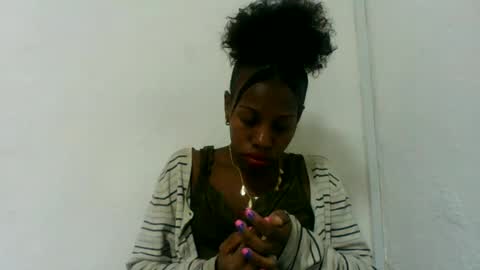 Snapshot of edwige770943 chatting on 06-15-26, 04:15 edwige770943 online show from 06-15-26, 04:15