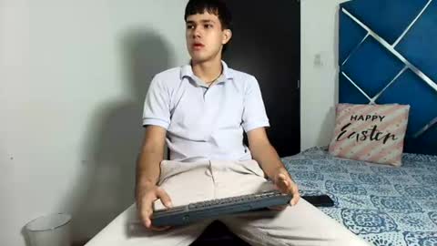 Snapshot of edwinboys chatting on 06-22-26, 11:51 Edwin online show from 06-22-26, 11:51