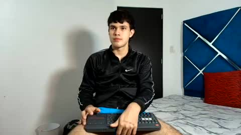 Snapshot of edwinboys chatting on 07-11-26, 01:14 Edwin online show from 07-11-26, 01:14
