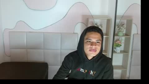 Snapshot of edylucianni chatting on 07-17-26, 11:50 EdyLucianni online show from 07-17-26, 11:50