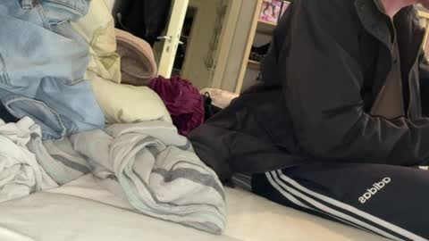 Eeloxx online show from 04-06-26, 12:19