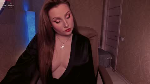 Snapshot of eesmaaarr chatting on 12-19-25, 11:45 eesmaaarr online show from 12-19-25, 11:45