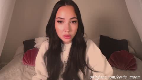 eevie online show from 12-05-24, 08:00