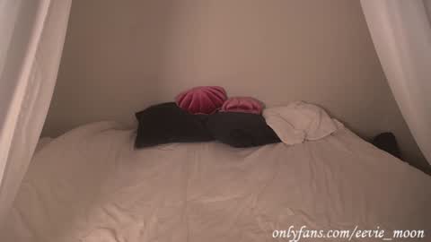 eevie online show from 01-17-25, 05:21