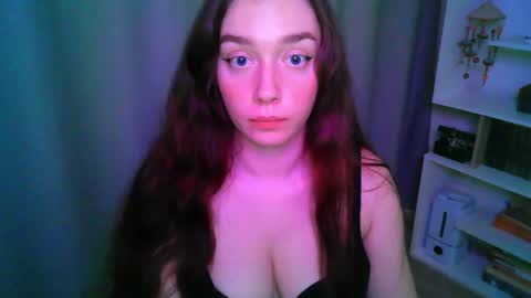 Snapshot of effie_balconii chatting on 10-10-25, 11:09 effie_balconii online show from 10-10-25, 11:09