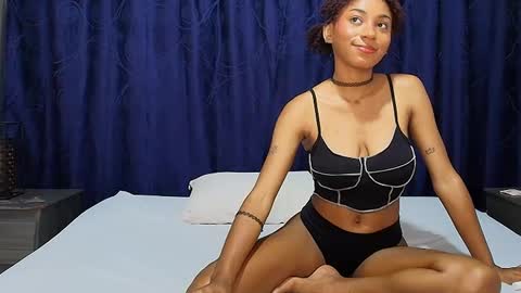 Snapshot of effie_cooper chatting on 03-04-25, 08:05 Effie online show from 03-04-25, 08:05