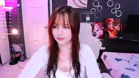 Snapshot of effie_lee chatting on 07-19-26, 11:47 Effie online show from 07-19-26, 11:47