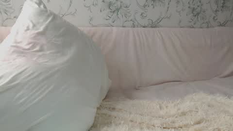 Snapshot of effsweet chatting on 12-17-24, 11:16 Eff online show from 12-17-24, 11:16